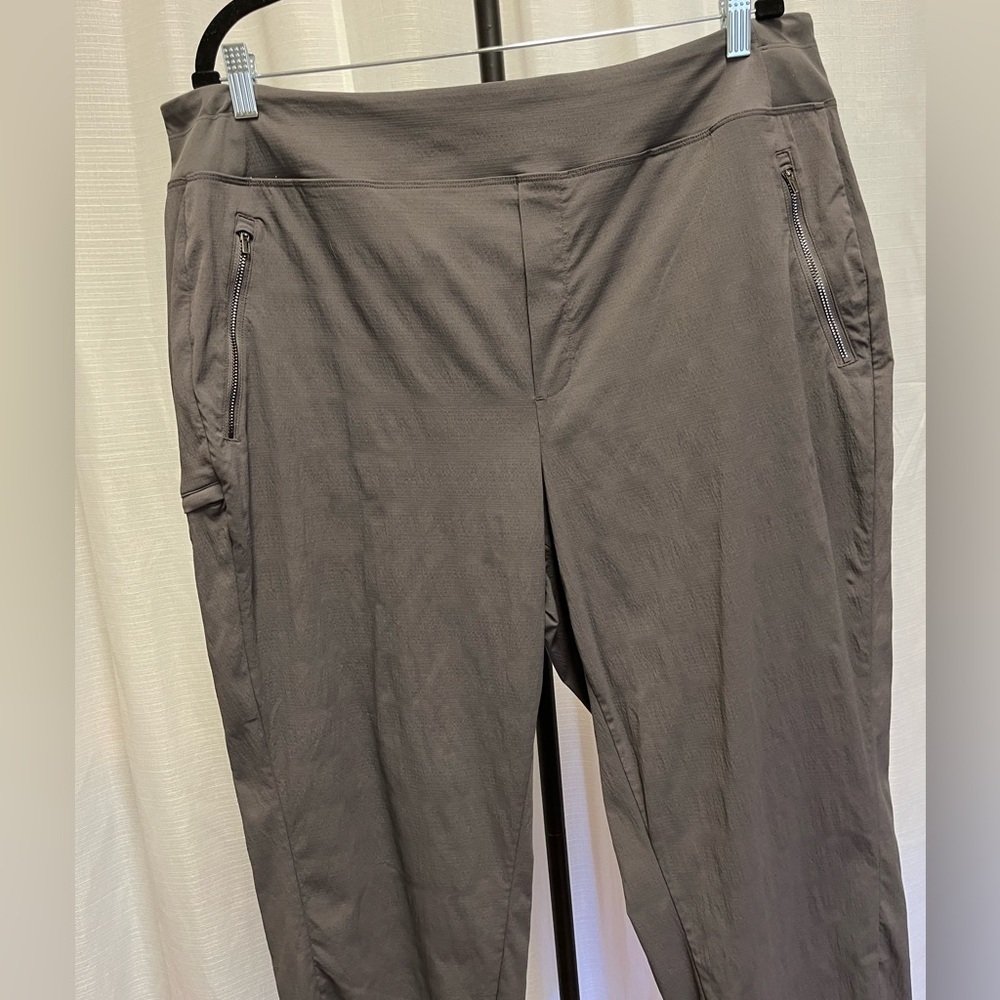 Athleta Trekkie North High Rise Jogger in Dark grey | size 18 - Picture 2 of 7